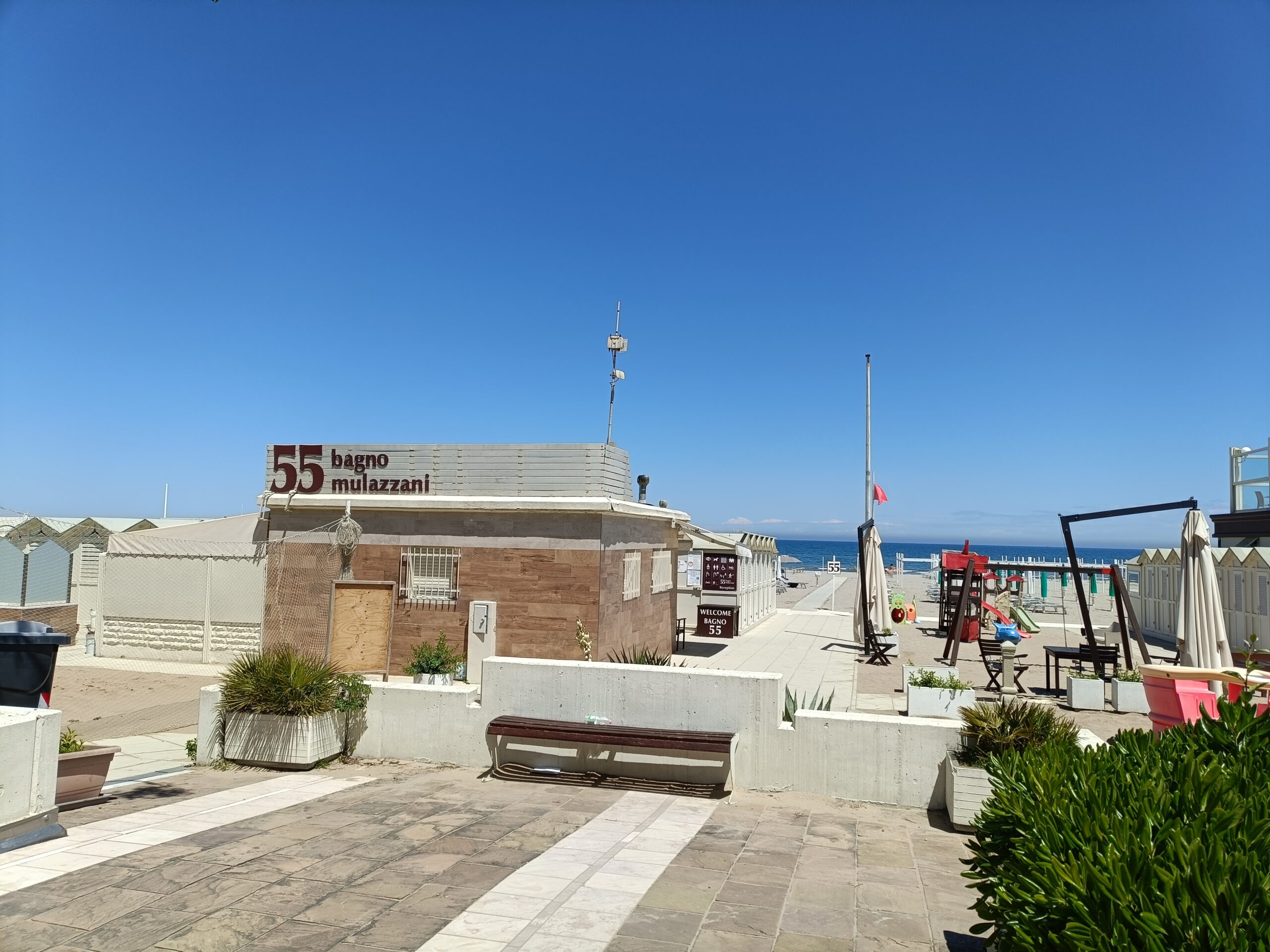 Giugno a Riccione, a due passi dal mare